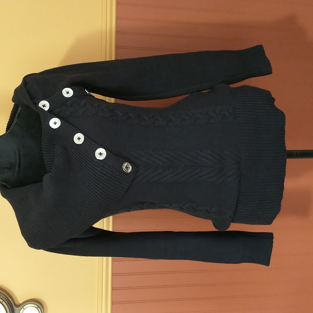 Guess sweater